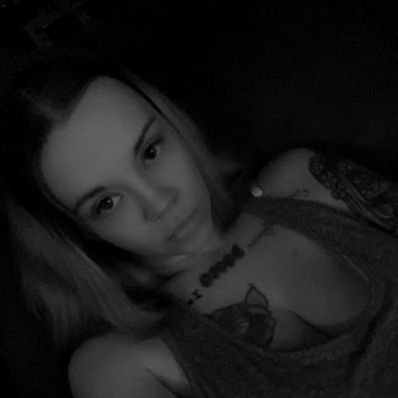 Meet your Posher, Jessica - Picture 1 of 1